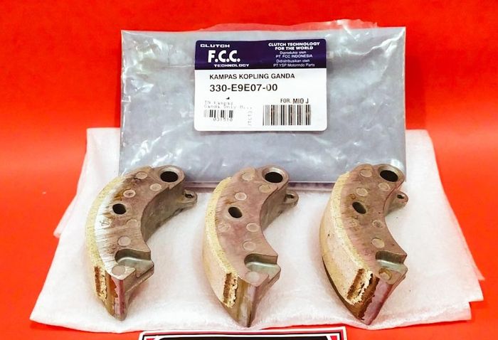 Kampas ganda F.C.C tersedia untuk berbagai jenis motor matic