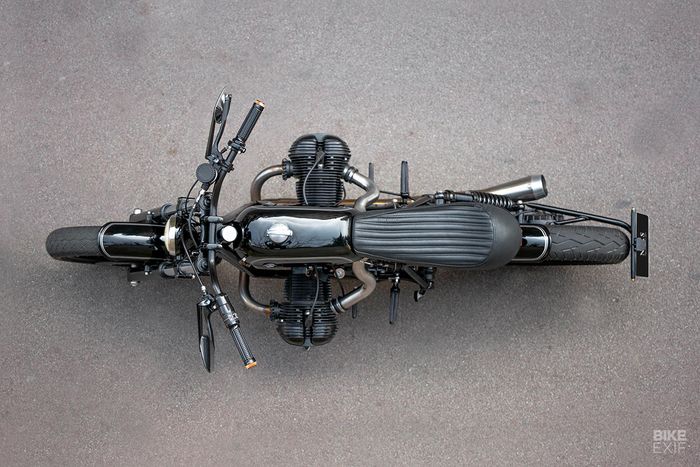 Tampak atas dari BMW R80 kustom ini