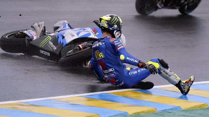 Ilustrasi Joan Mir crash hingga motor terseret