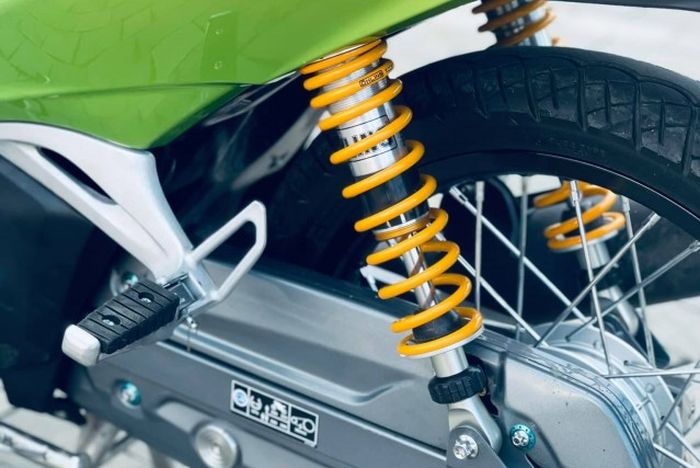 Shock belakang diganti dengan Ohlins