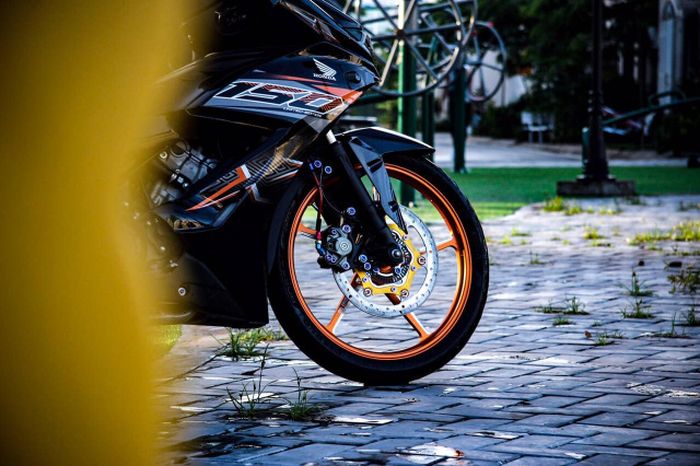 Kaki-kakinya dapat upgrade istimewa