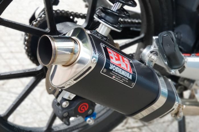 Exhaust system diganti dengan Yoshimura