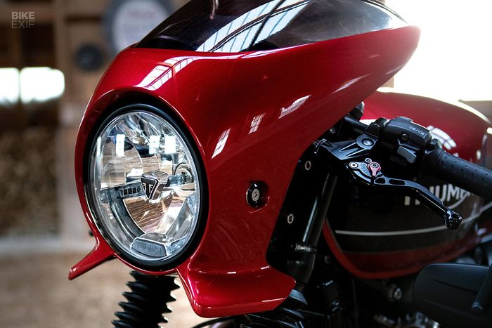 Bikini fairing yang sesuai dengan kokpit bawaan Triumph Speed Twin