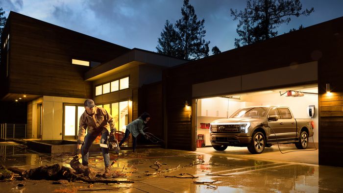 2022 Ford F-150 Lightning Platinum menjadi backup power source.