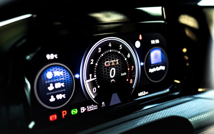 Catatan akselerasi VW Golf GTI ini dipertajam dan top speed diklaim bisa mencapai 250 km/jam