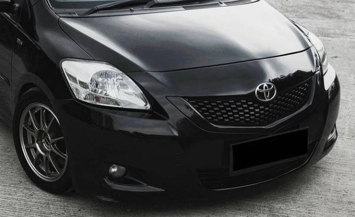 Toyota Vios G pasang grill orisinal Toyota Belta