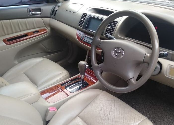 Interior Toyota camry 2.4 G AT tahun 2005