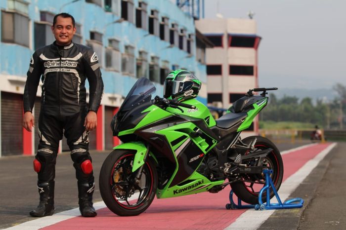 Bro Subhan dan Kawasaki Ninja 250 FI kesayangannya