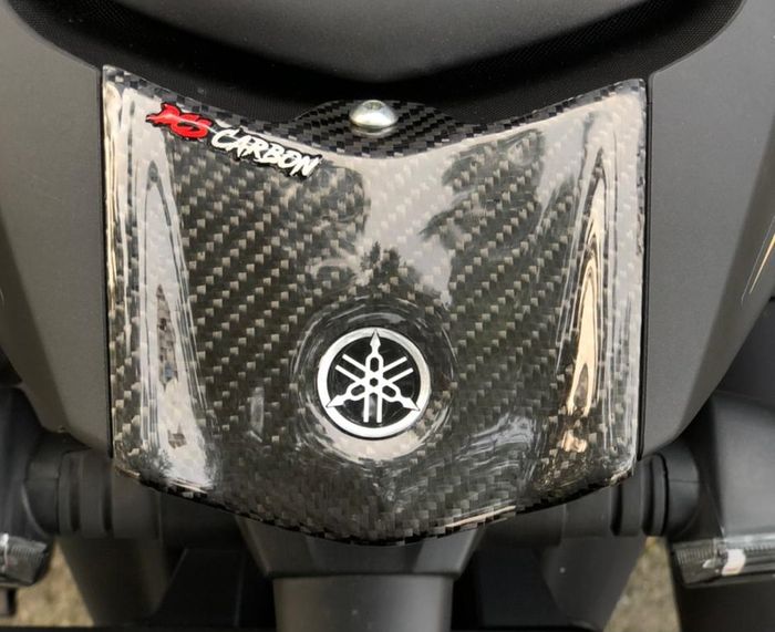 Cover atas stoplamp carbon fiber Yamaha Aerox 155 Connected