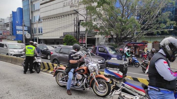 Salah satu pengendara moge yang kena tilang