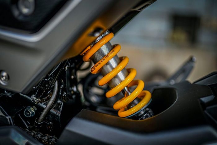 Shock belakang diganti dengan Ohlins