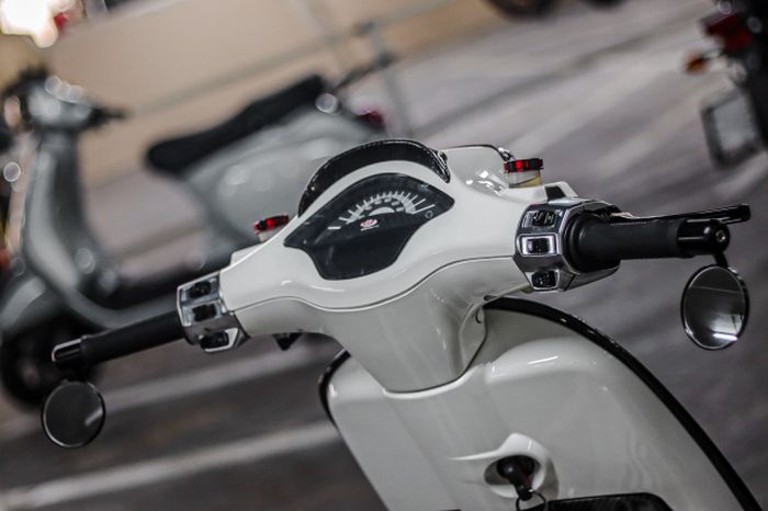 Tampilan kokpitnya begitu elegan dengan banyaknya ubahan