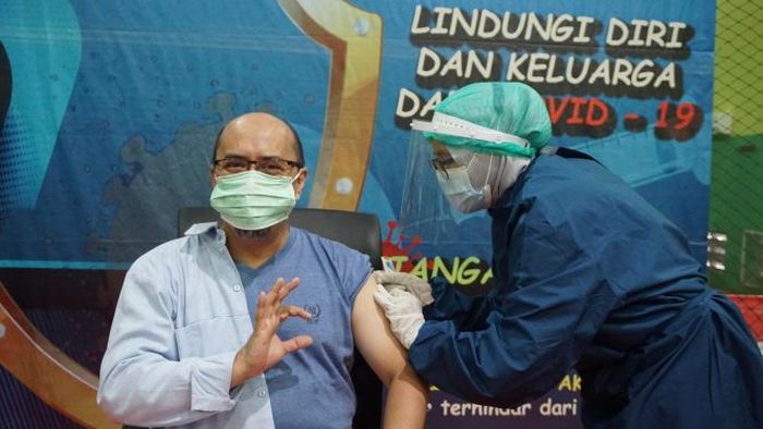 Proses vaksinasi Gotong Royong yang digelar ADM untuk karyawan dan keluarganya