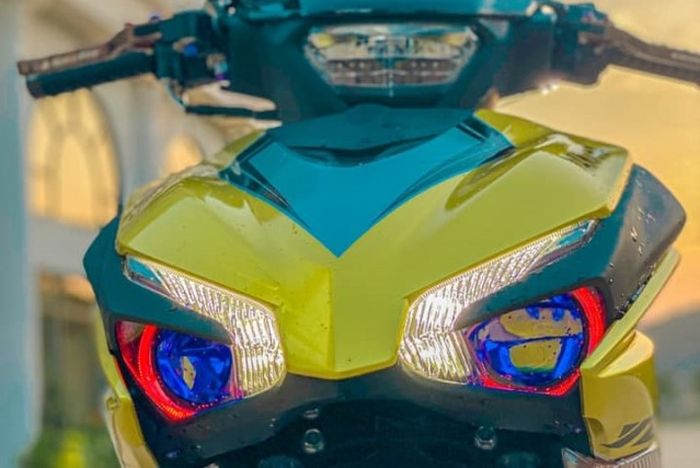 Lampu jauhnya diganti dengan model LED proyektor