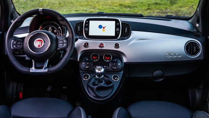 Interior Fiat 500 hatchback Hey Google