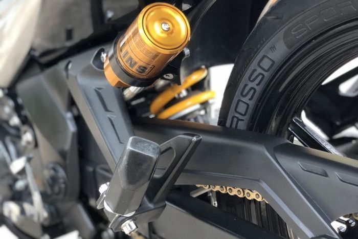 Shock belakang pakai Ohlins