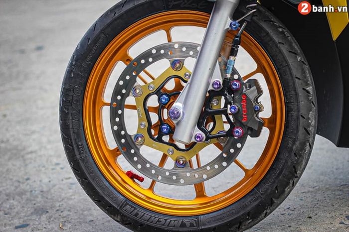 Kaki-kakinya dapat upgrade istimewa