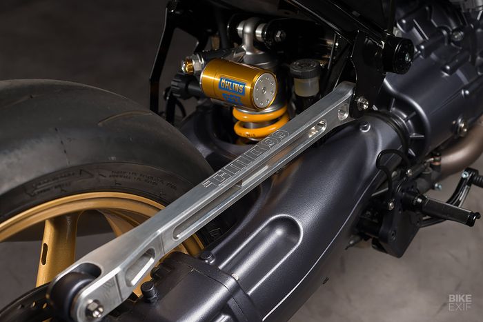 Kaki-kaki mendapat upgrade suspensi Ohlins