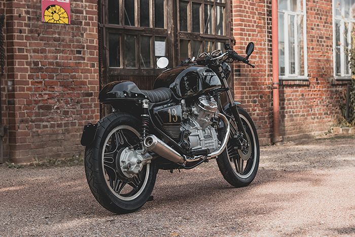 Honda CX500 cafe racer klasik yang menawan