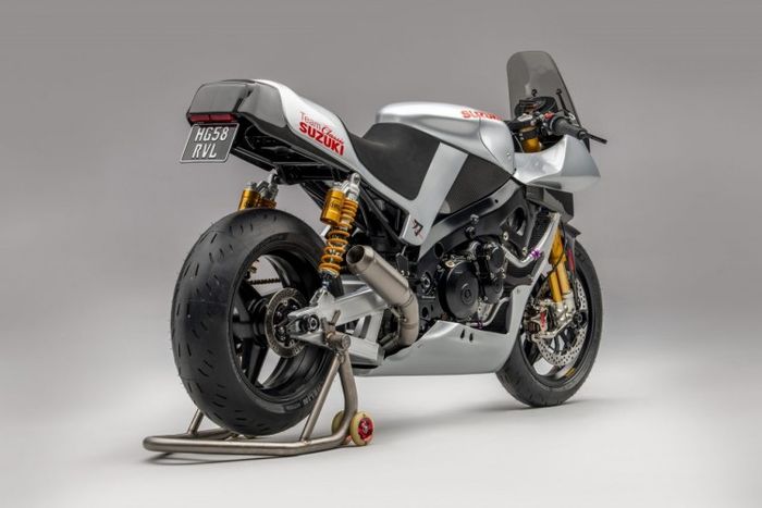 Suzuki Katana lawas berstandar WSBK