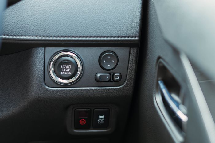 Fitur All-Around-View Monitor di Mitsubishi Xpander Cross Rockford Fosgate Black Edition