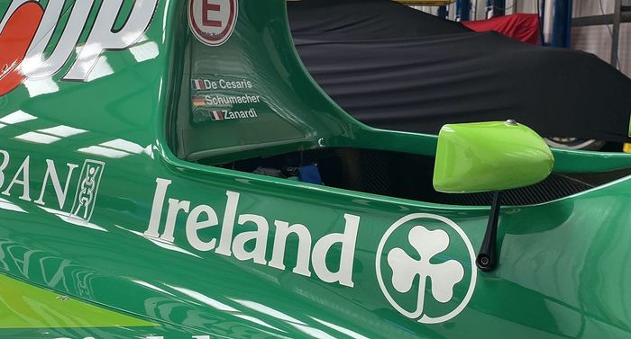 Kondisi bodi Jordan 191 yang pernah dikendarai Michael Schumacher.