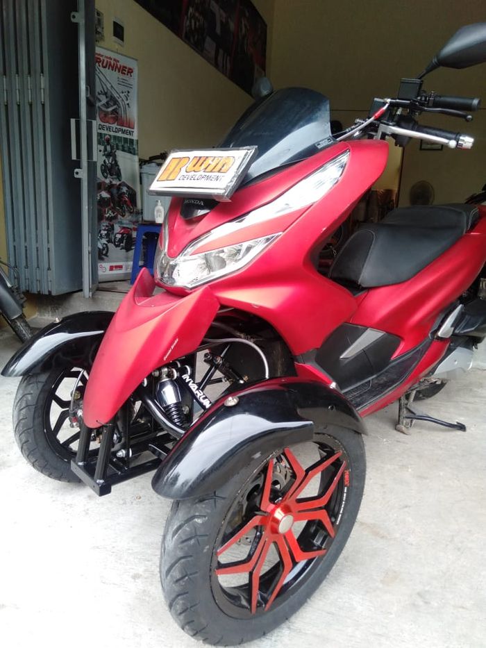 Honda PCX 150 jadi beroda tiga model 2 roda di depan