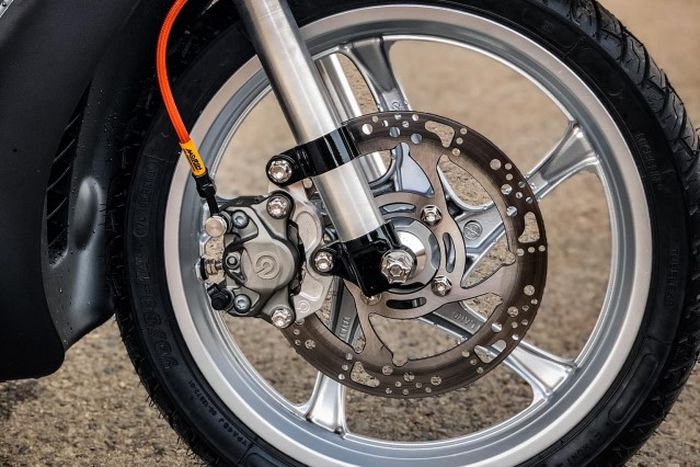 Kaki depannya dapat upgrade pengereman