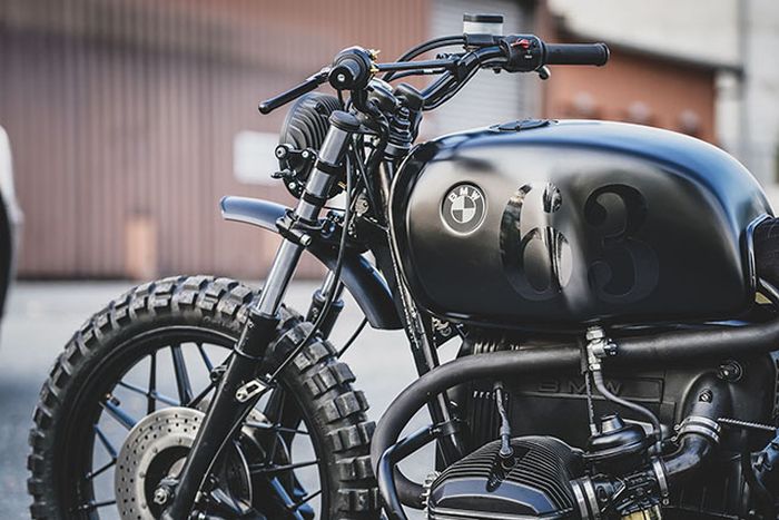 Tangki masih bawaan aslinya dan kokpit dibuat minimalis