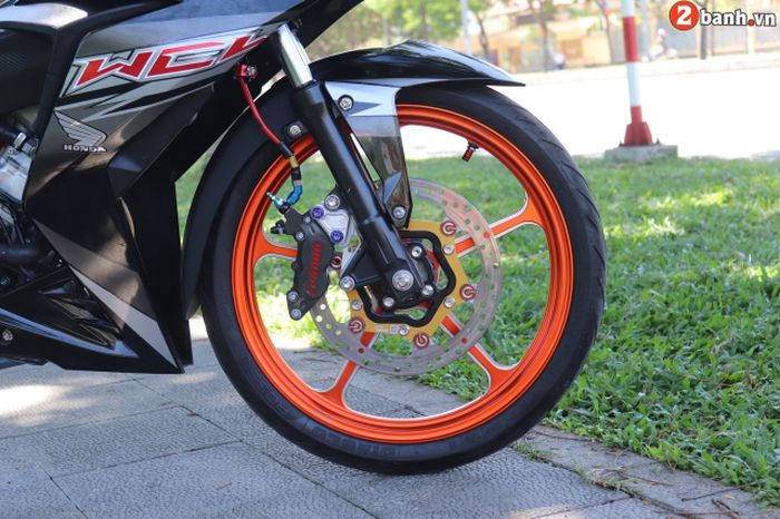 Kaki depan diganti dengan pelek RCB dengan pengereman Frando