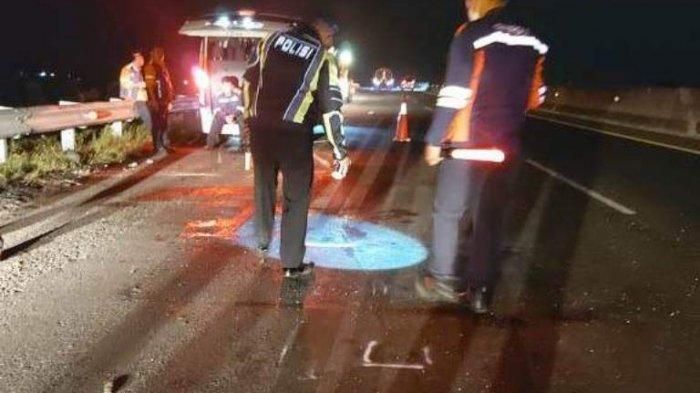 Olah TKP kecelakaan Toyota HiAce rombongan Anggota Komisi 1 DPRD Kabupaten Sukoharjo di tol Pemalang