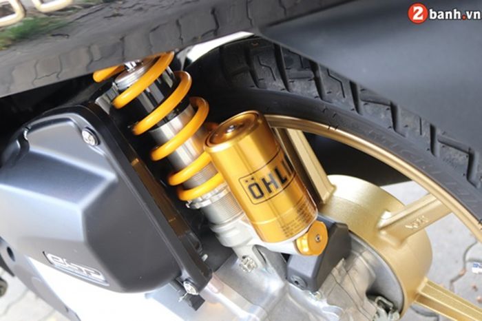 Shock belakang diganti dengan Ohlins