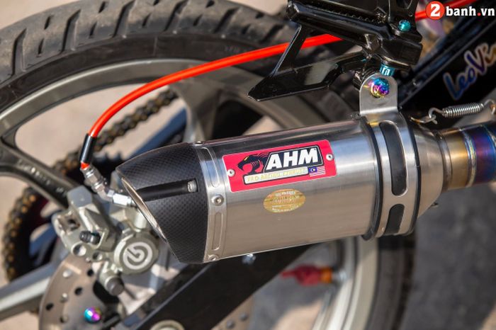Knalpot atau exhaust system diganti kini menggunakan produk AHM