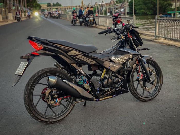 Kaki-kakinya masih cukup standar tapi mendapat upgrade pengereman