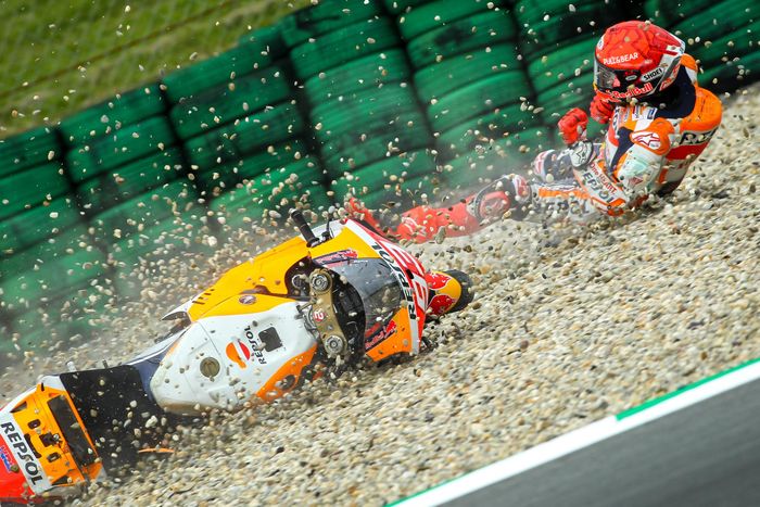 Marc Marquez mengalami dua kali crash saat sesi laltihan dan kualifikasi MotoGP Belanda 2021. 