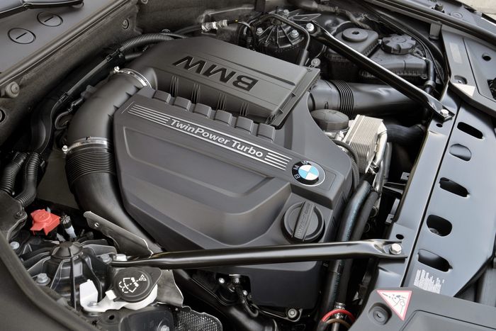 Ilustrasi: mesin BMW 535i Gran Turismo 2013