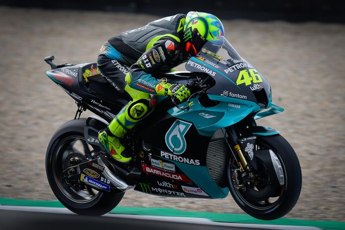 karena tak kunjung pensiun, Kevin Schwantz komentari Valentino Rossi 