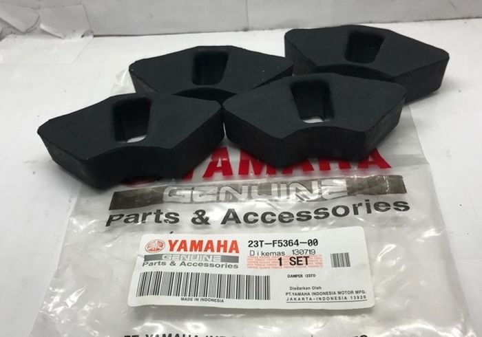 Ilustrasi karet damper roda belakang motor Yamaha