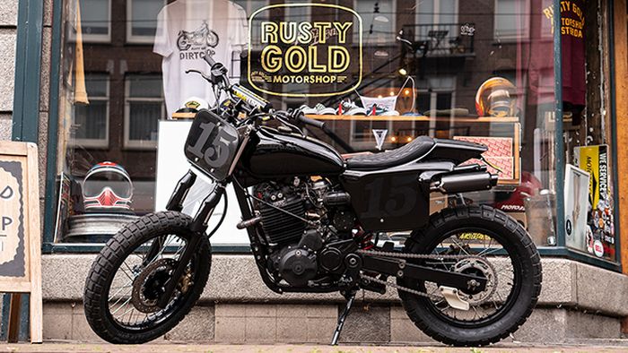 Honda SLR650 street tracker yang mempesona