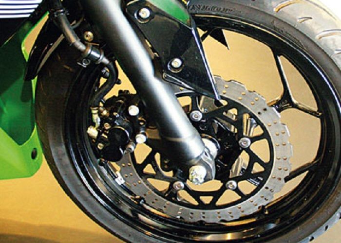 Ganti kampas rem depan Ninja 250