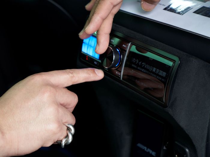 Head Unit Single DIN Alpine F#1 Status