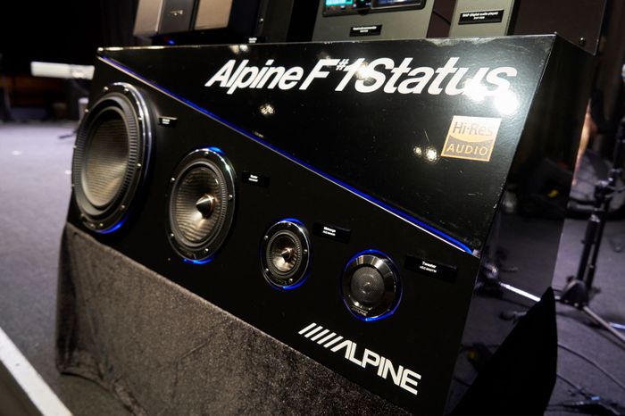 Sistem Audio 4-way Alpine F#1  Status