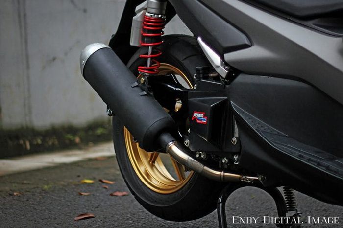 Leher knalpot yang digunakan Silent Racing dari bahan Stainless Steel 304