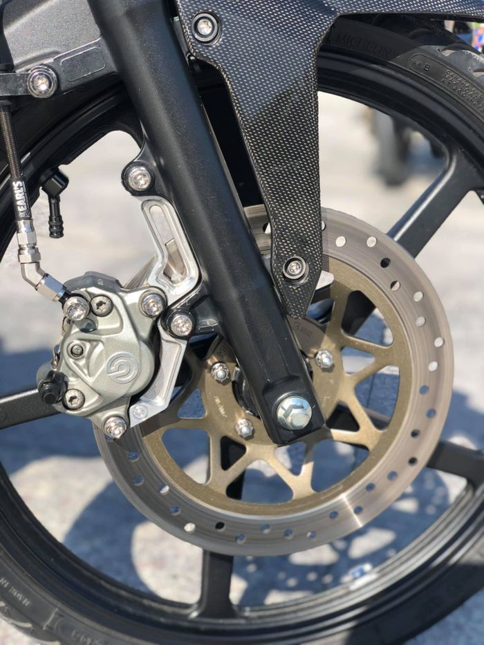 Pelek diganti, pengereman diupgrade