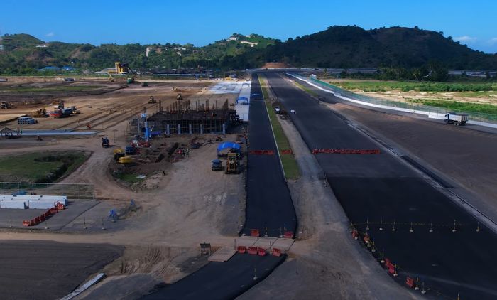 Pembangunan bangunan race control Sirkuit Mandalika masih terus dikerjakan.