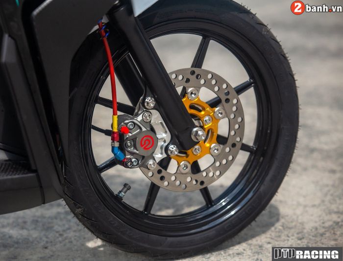 Kaki-kakinya mendapat penggantian pelek dan upgrade pengereman