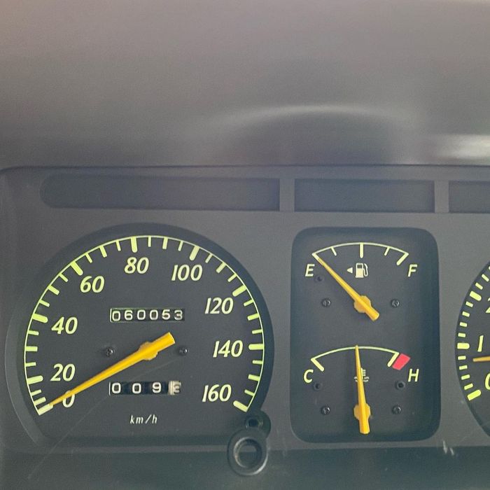 Odometer Toyota Kijang LGX 1.8 EFI 2003 cuma 60 ribu kilometer