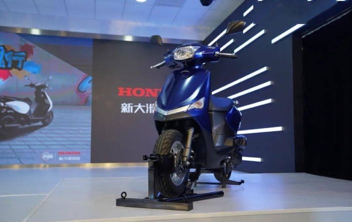 Motor matic baru Honda mesin dan harga mirip BeAT