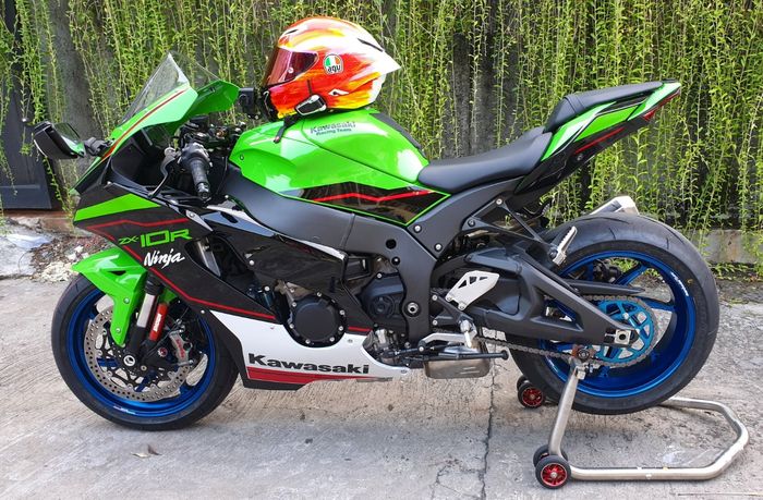 Kawasaki New Ninja ZX-10R milik Harry Afandy yang telah dimodifikasi