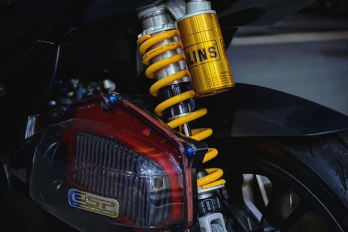 Suspensi belakang diganti dengan Ohlins